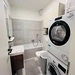 Karzo Lk 207 Free Garage Budapest